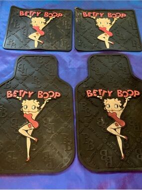 Betty Boop Black & Red Car Floor Mats (Set of 4)